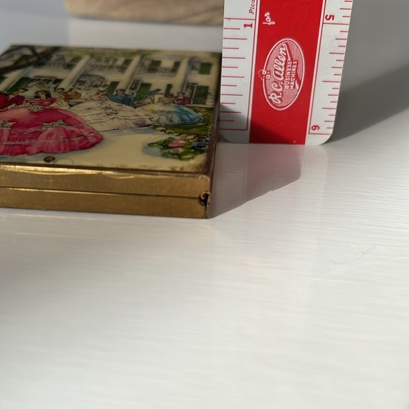 Vintage Dionysius Old South Powder Compact - Picture 11 of 11